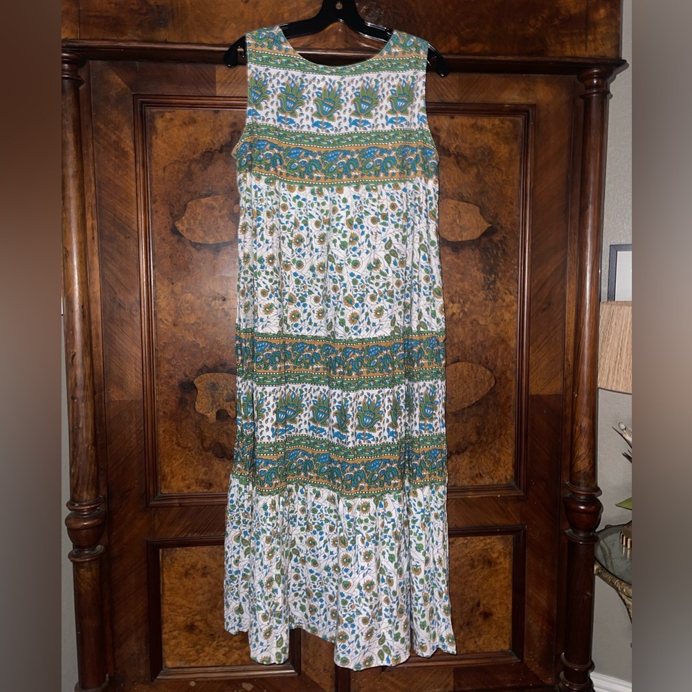 Green and White Sleeveless Tiered Maxi Sundress